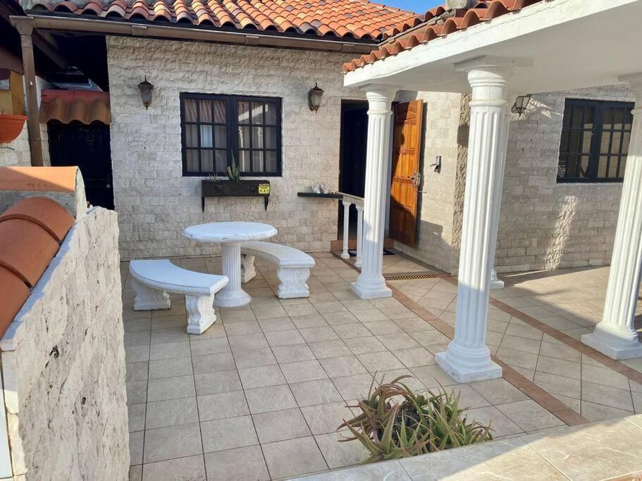 3-Bedroom Villa With A Jacuzzi Noord Extérieur photo