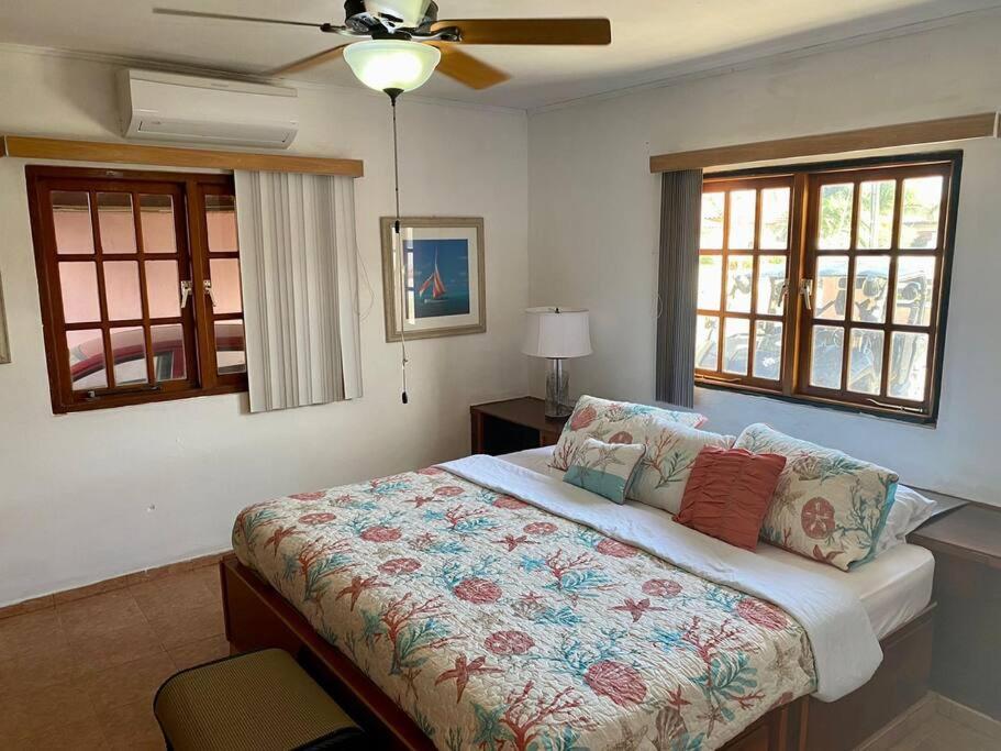 3-Bedroom Villa With A Jacuzzi Noord Extérieur photo